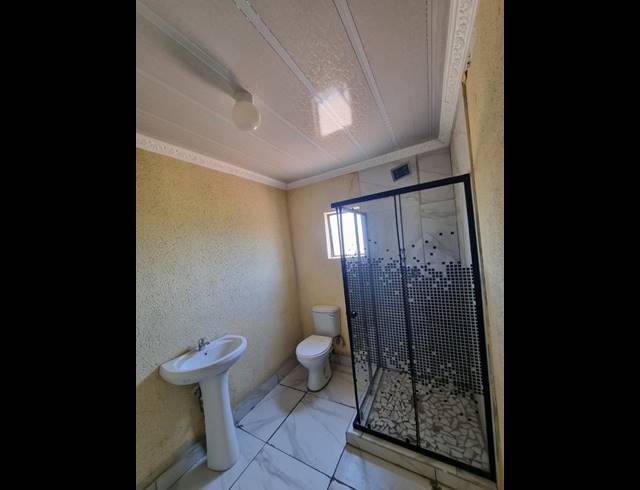 2 BEDROOM PROPERTY TO RENT IN MANKWENG
